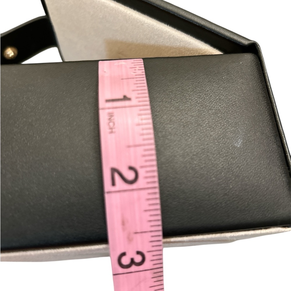 Mejuri Small Jewelry Box Organizer in Black And Cream Anti Tarnish Microsuede - Picture 8 of 8